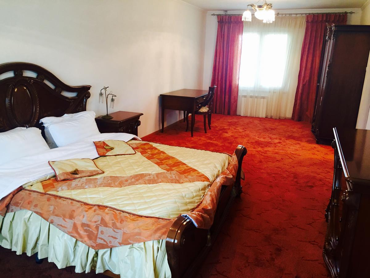Hotel Ark Ms Taraz Extérieur photo